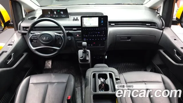 Hyundai Staria 2025 thumb 7
