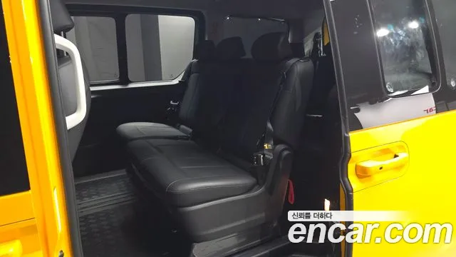 Hyundai Staria 2025 thumb 12