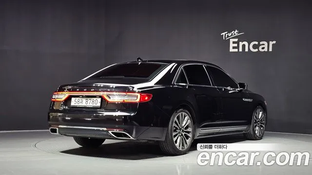 Lincoln Continental 2019 thumb 2