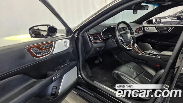 Lincoln Continental 2019 thumb 10