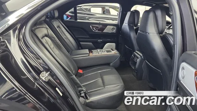 Lincoln Continental 2019 thumb 12