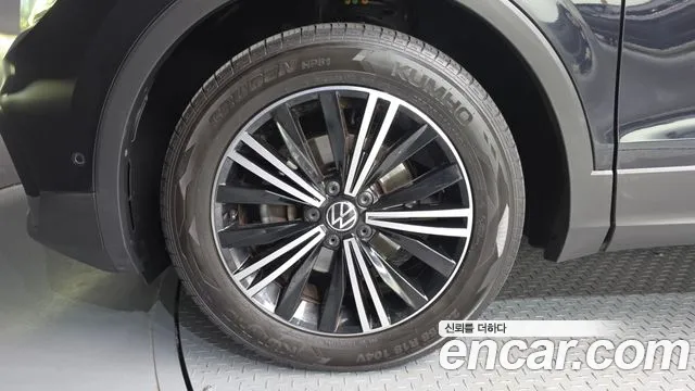 Volkswagen Tiguan 2021 thumb 5
