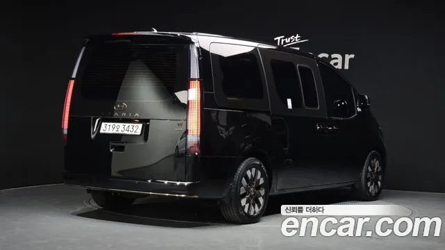 Hyundai Staria 2024 thumb 2