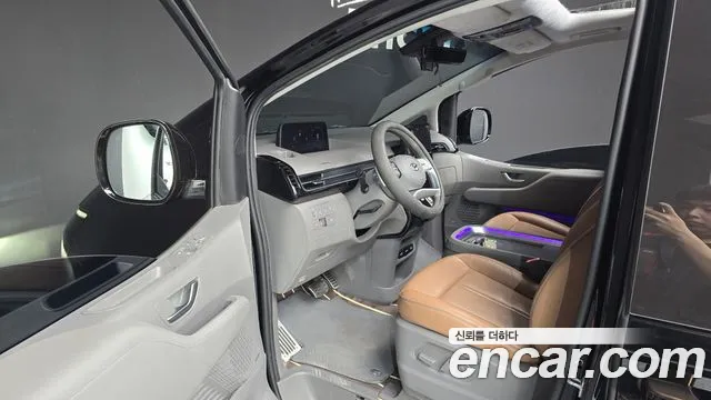 Hyundai Staria 2024 thumb 10