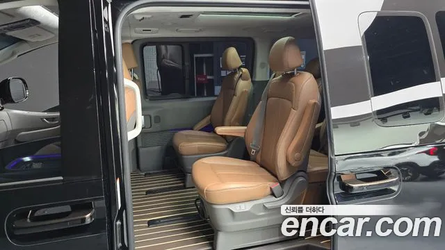 Hyundai Staria 2024 thumb 11
