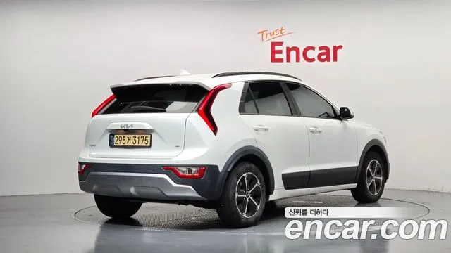 Kia Niro 2022 thumb 2