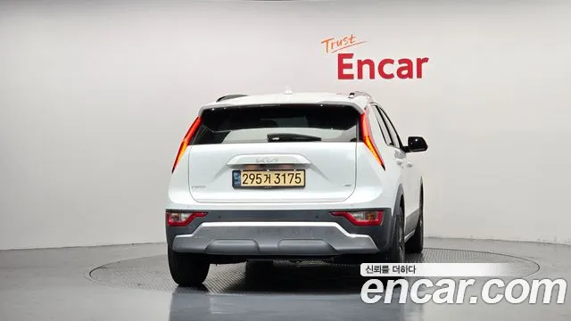 Kia Niro 2022 thumb 4