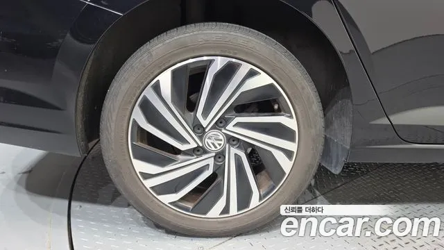 Volkswagen Jetta 2021 thumb 5