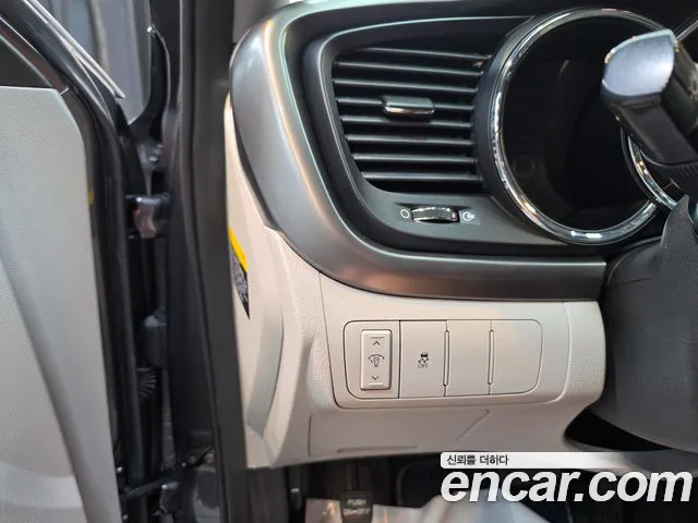 Kia K5 2010 thumb 10