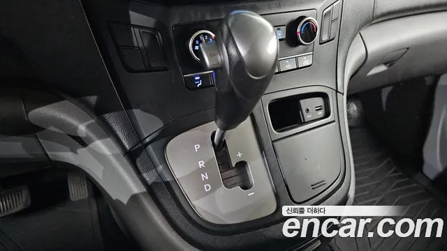 Hyundai Starex 2019 thumb 9