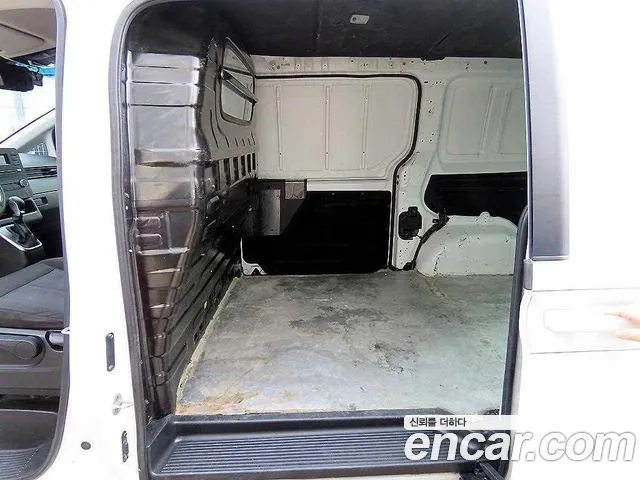 Hyundai Staria 2021 thumb 6