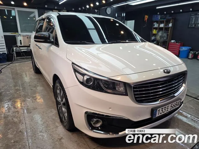 Kia Carnival 2016 thumb 3
