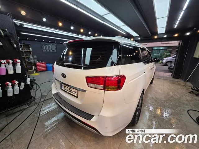 Kia Carnival 2016 thumb 4