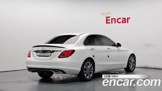 Mercedes-Benz C-Класс 2017 thumb 2