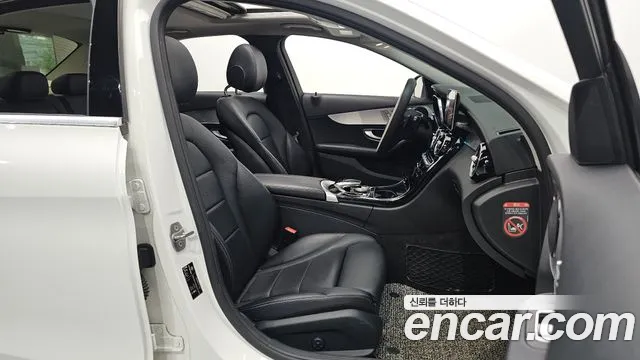 Mercedes-Benz C-Класс 2017 thumb 10