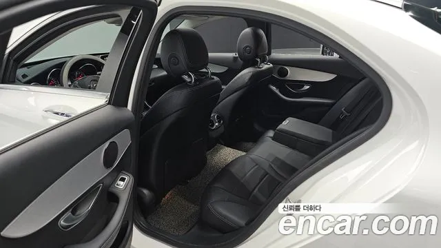 Mercedes-Benz C-Класс 2017 thumb 12