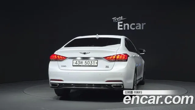Genesis G80 2017 thumb 4