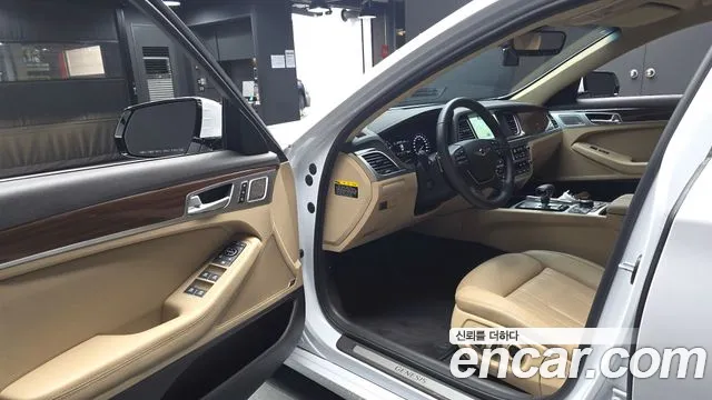 Genesis G80 2017 thumb 10