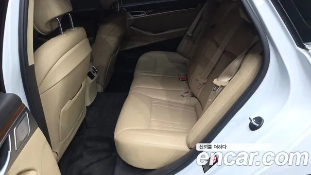 Genesis G80 2017 thumb 12