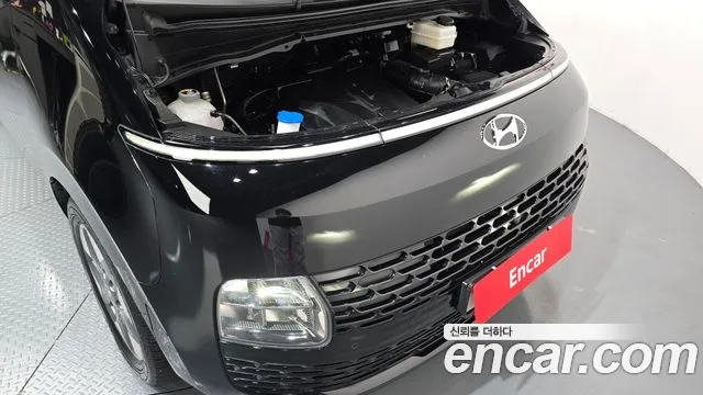 Hyundai Staria 2023 thumb 6