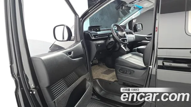 Hyundai Staria 2023 thumb 10