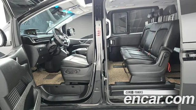 Hyundai Staria 2023 thumb 12