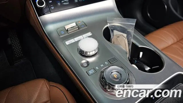 Genesis GV70 2025 thumb 8