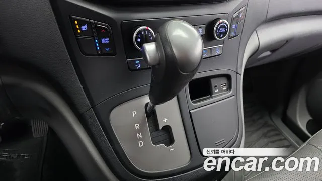 Hyundai Starex 2017 thumb 9