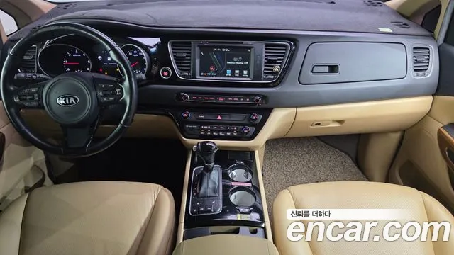 Kia Carnival 2014 thumb 7