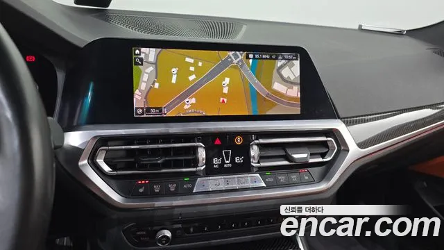 BMW M4 2021 thumb 11
