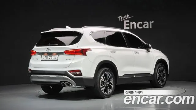 Hyundai Santa Fe 2018 thumb 2