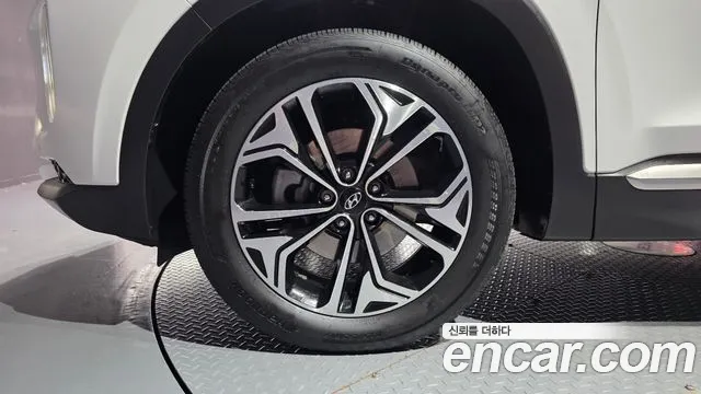 Hyundai Santa Fe 2018 thumb 5