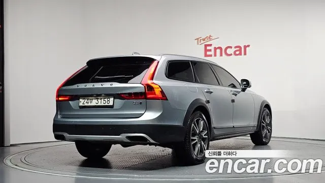 Volvo V90 2017 thumb 2