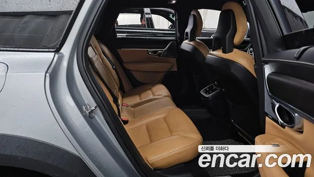 Volvo V90 2017 thumb 12
