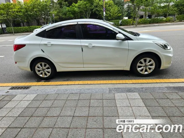 Hyundai Accent 2015 thumb 4