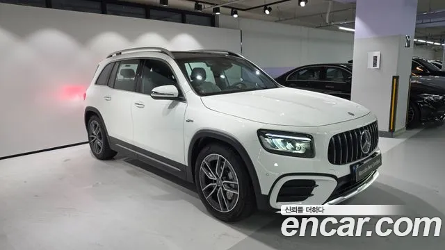Mercedes-Benz GLB 2026 thumb 2