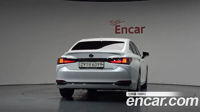 Lexus ES 2025 thumb 3