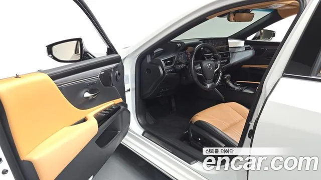 Lexus ES 2025 thumb 9