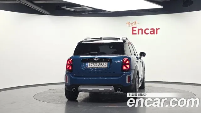 Mini Countryman 2021 thumb 4