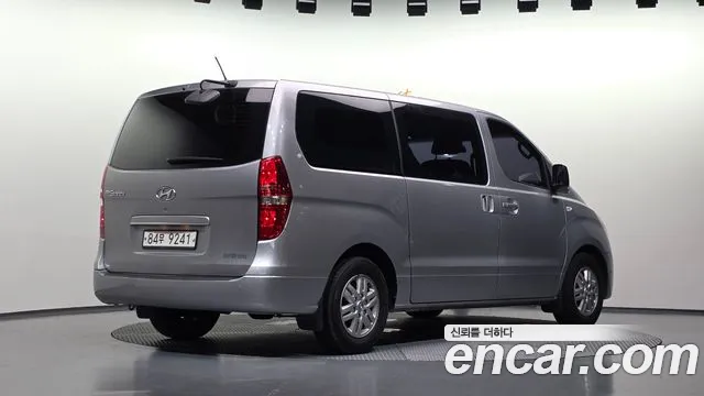 Hyundai Starex 2016 thumb 2