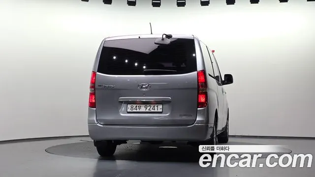 Hyundai Starex 2016 thumb 4
