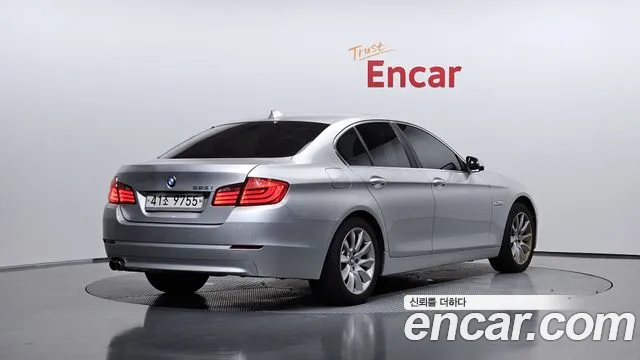 BMW 5 серии 2012 thumb 2