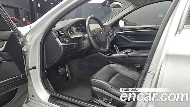 BMW 5 серии 2012 thumb 10