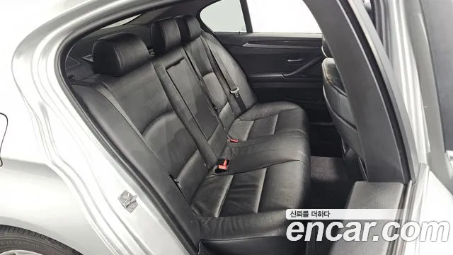 BMW 5 серии 2012 thumb 11
