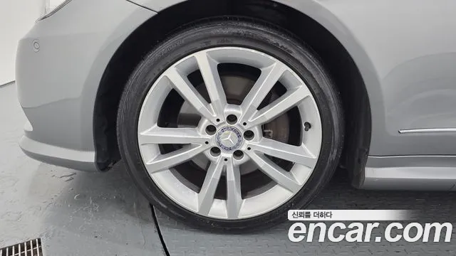 Mercedes-Benz E-Класс 2013 thumb 5