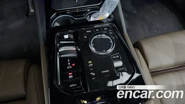 BMW 5 серии 2024 thumb 9