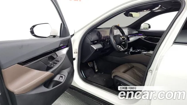 BMW 5 серии 2024 thumb 10