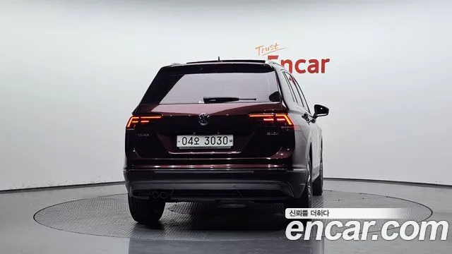 Volkswagen Tiguan 2018 thumb 3