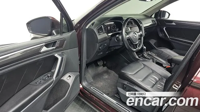 Volkswagen Tiguan 2018 thumb 9