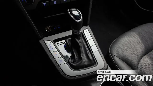 Hyundai Avante 2017 thumb 8